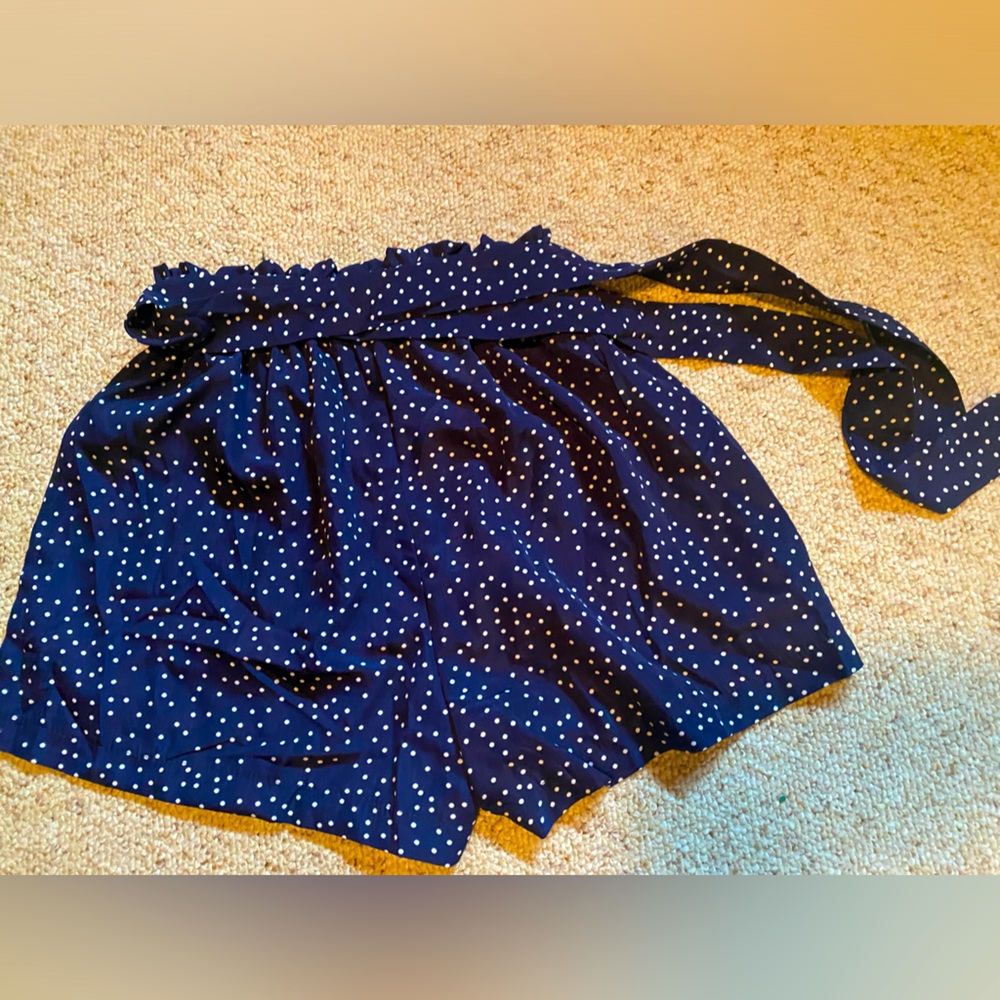 SHEIN size 2 Small, women’s blue dress shorts with tie. Polka dot